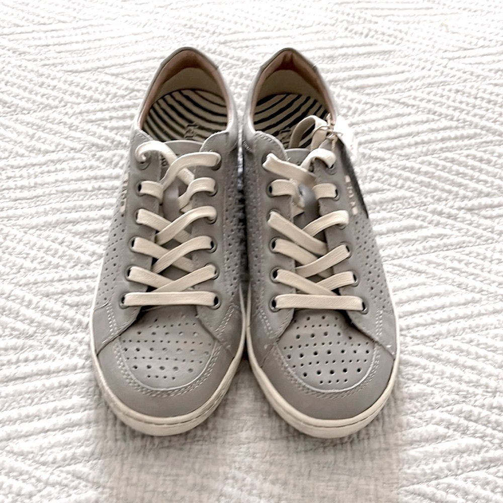 Taos Jester - NEW with tags without box - Grey